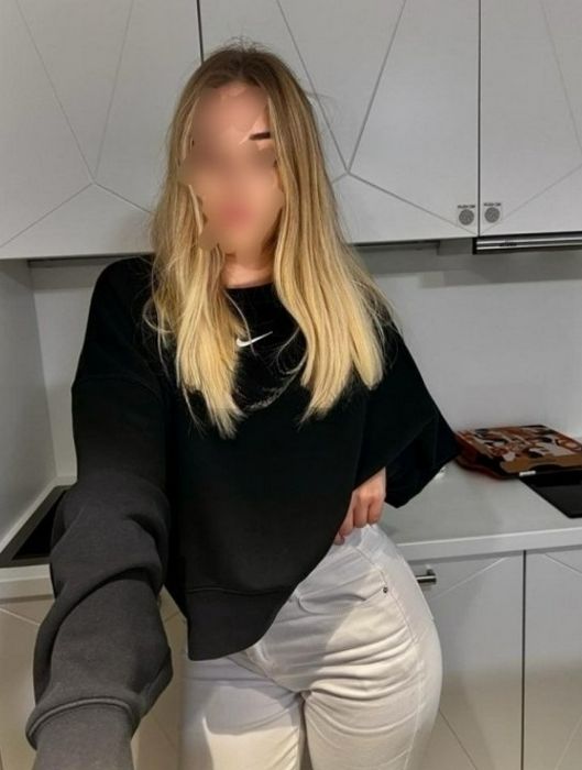 Шлюхи и эротический массаж: откройте двери мира интимного досуга